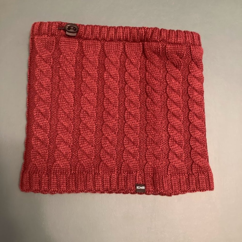 Kombi Womens The Braidy Neckwarmer